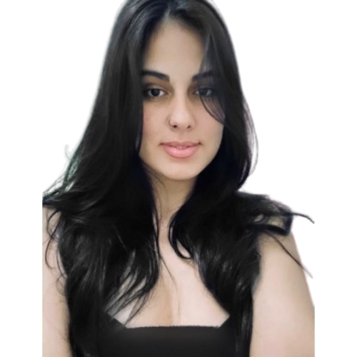 Foto da Vivi com cabelos longos de blusa preta